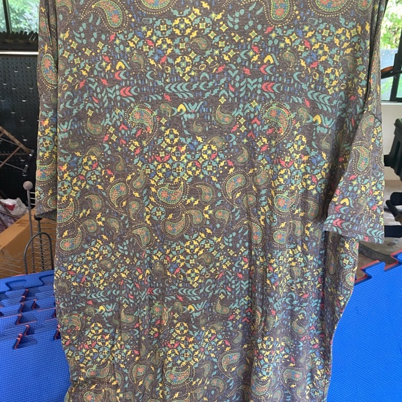 NWT Lularoe Irma 3XL in heathered gray with paisley print - Picture 3 of 3